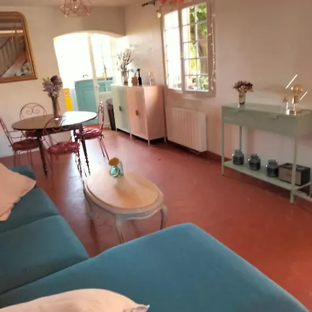 Vila Charmante Maison Avec Piscine Proche De La